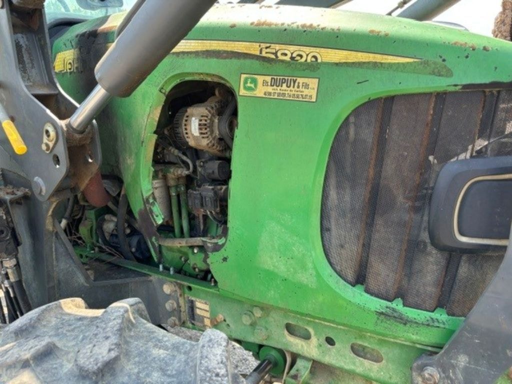 Tracteur chargeur JOHN DEERE 5820 - photo slide 5