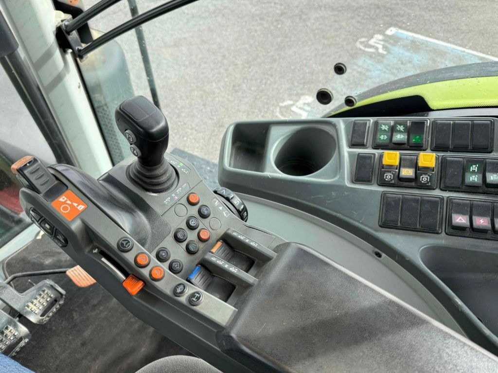 Tracteur CLAAS ARION 630 HEXASHIFT - - photo slide 16