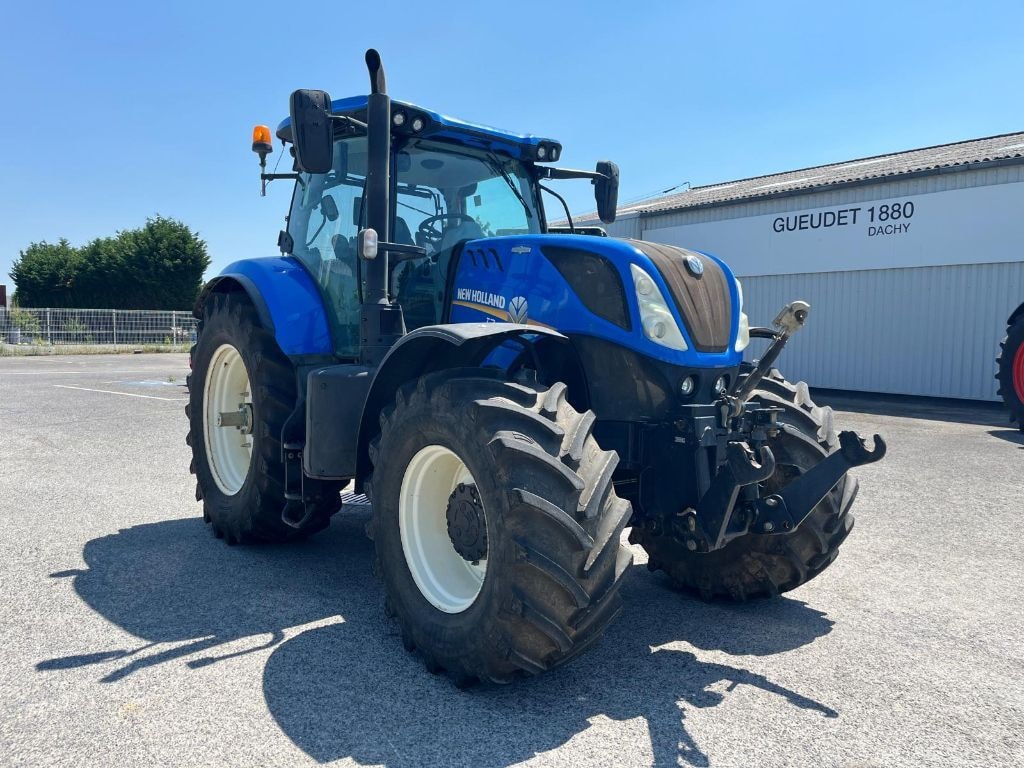Tracteur NEW HOLLAND T7.245 - photo slide 1
