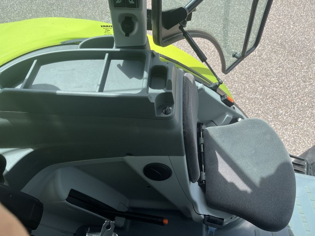 Tracteur CLAAS Arion 450 - photo slide 12