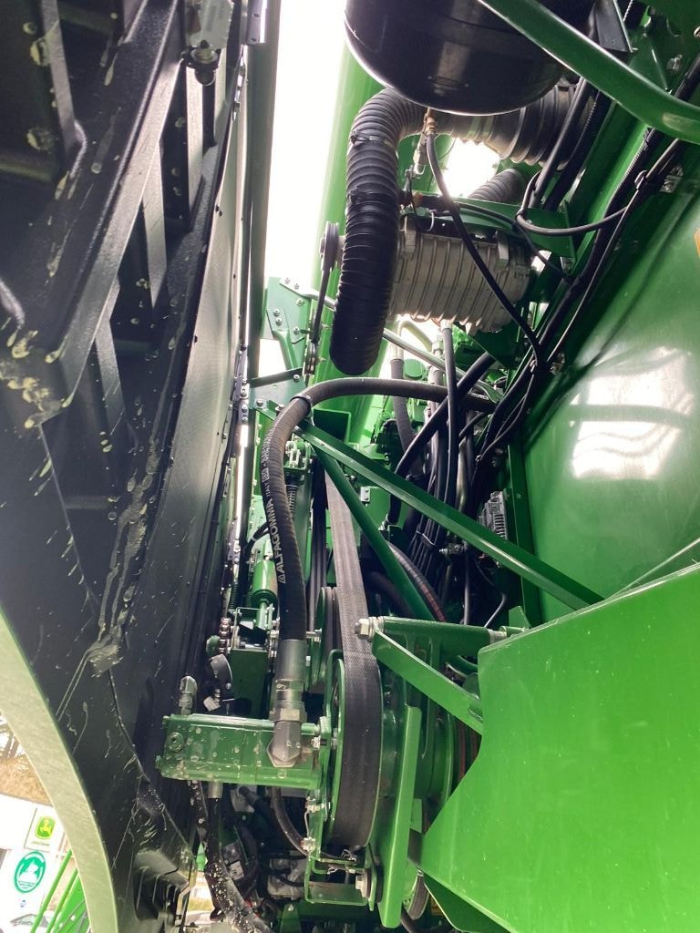 Moissonneuse JOHN DEERE T 560 HM - photo slide 38