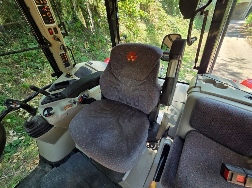 Tracteur chargeur MASSEY FERGUSON 5608 DYNA-4 ESSENTIAL - photo slide 17