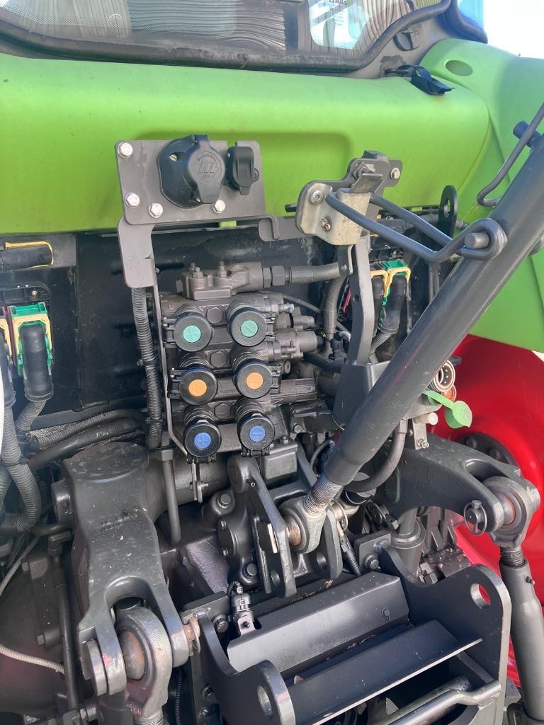 Tracteur CLAAS ARION 420 - photo slide 24
