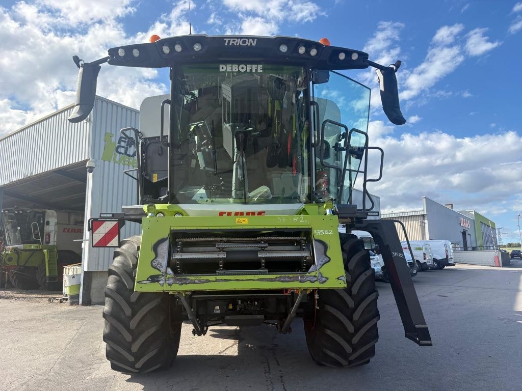 Moissonneuse CLAAS TRION 730 - photo slide 2