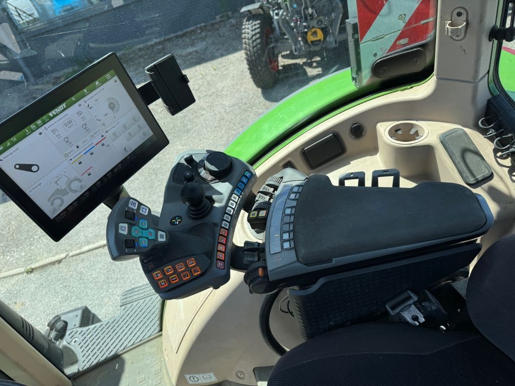 Tracteur FENDT 724 GEN 6 Power + - photo slide 22
