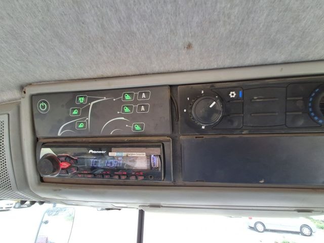 Tracteur VALTRA T144  ACTIVE - photo slide 18