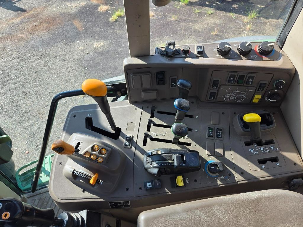 Tracteur chargeur JOHN DEERE 6110M - photo slide 7
