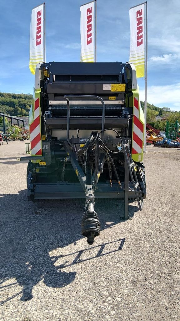 Presse balles rondes CLAAS variant 460 - photo slide 4