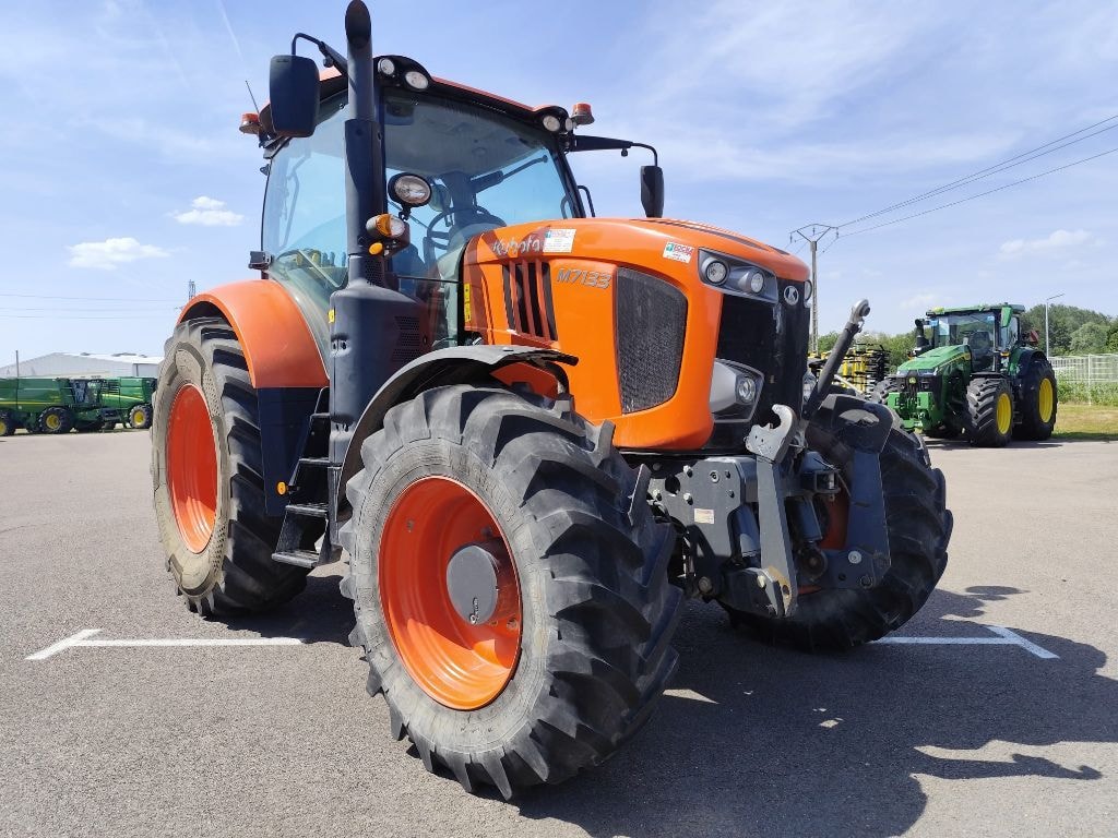 Tracteur KUBOTA M 7133 - photo slide 1