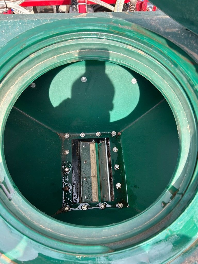 Semoir simplifié GUILBART Tdrill - photo slide 11
