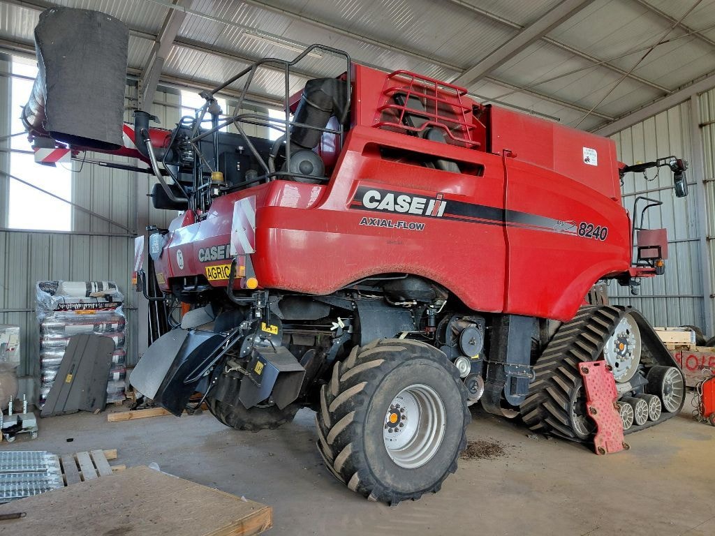 Moissonneuse CASE IH AXIAL-FLOW 8240 SANS COUPE - photo slide 7