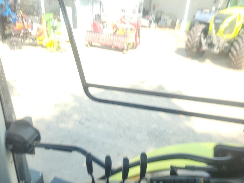 Tracteur CLAAS Arion 620 cis - photo slide 13