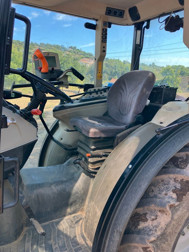 Tracteur fruitier MASSEY FERGUSON 3709S EF - photo slide 11