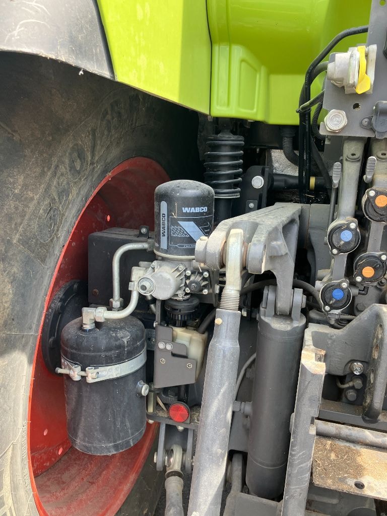 Tracteur CLAAS ARION 660 CIS+ - photo slide 18