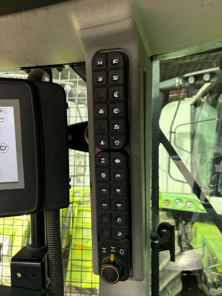Tracteur JCB FASTRAC 4220 - photo slide 10
