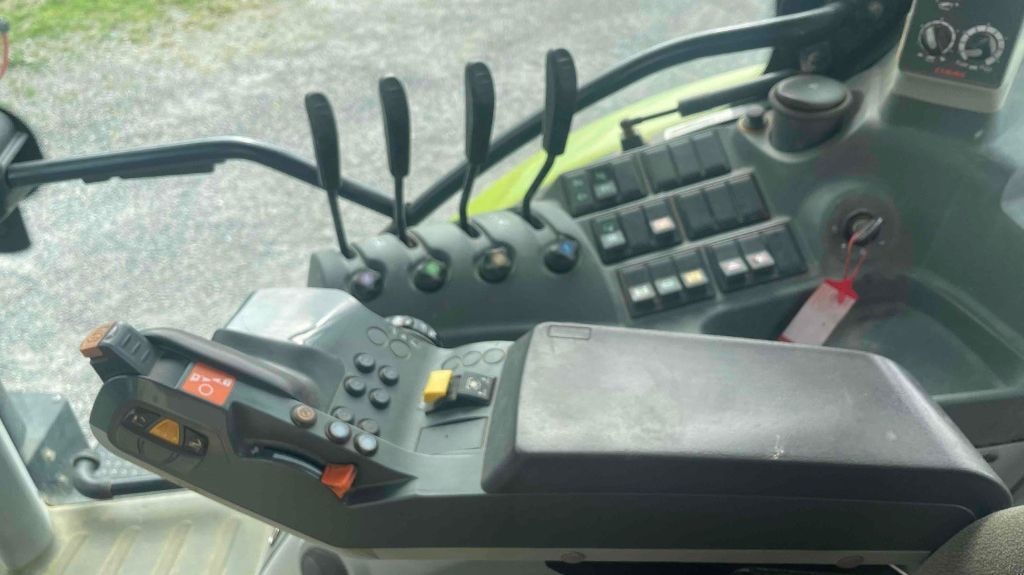 Tracteur CLAAS ARION 650 - photo slide 8