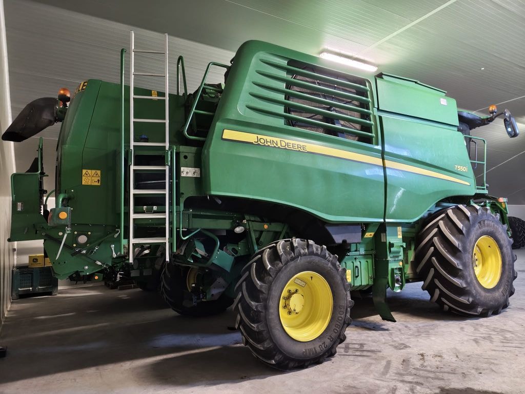 Moissonneuse JOHN DEERE T 550 I - photo slide 3