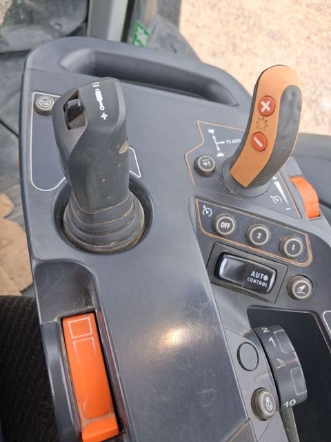 Tracteur chargeur VALTRA N175A - photo slide 18