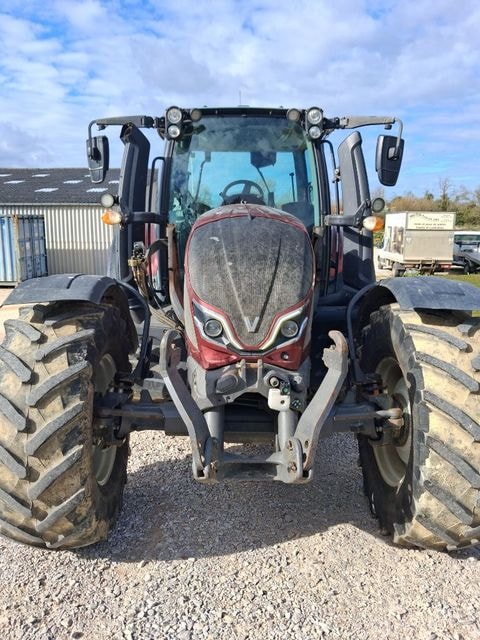 Tracteur chargeur VALTRA N 135A - photo slide 2