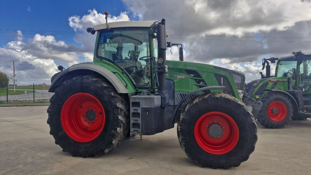 Tracteur FENDT 824 VARIO PROFI SCR - photo slide 9