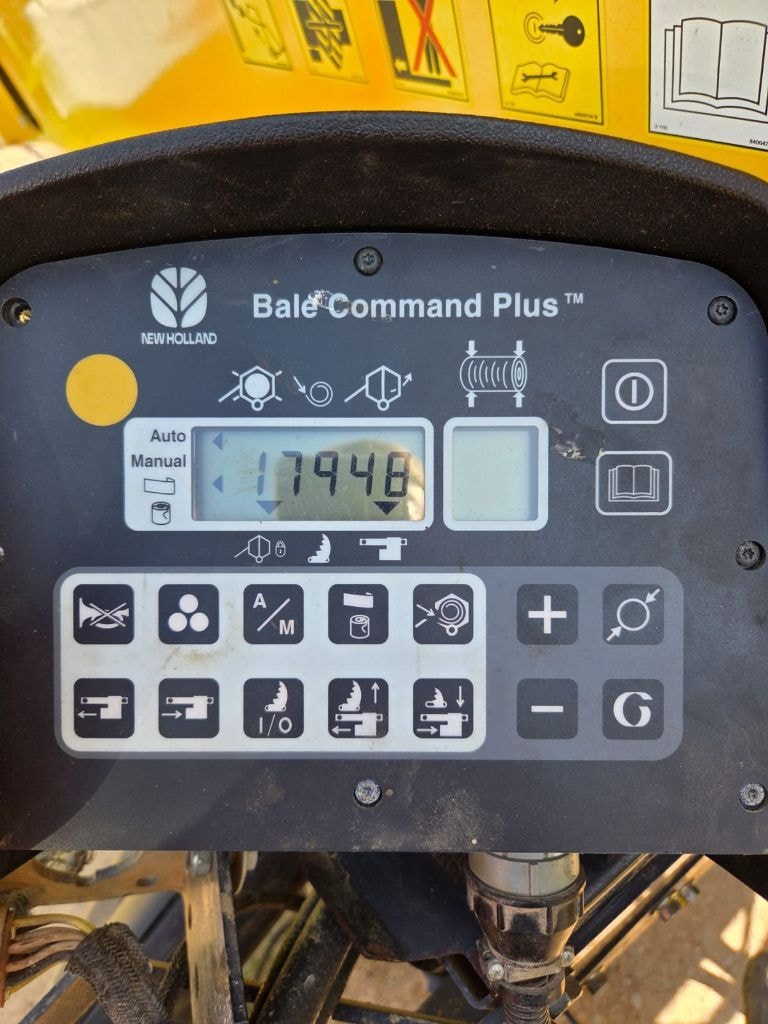 Presse balles rondes NEW HOLLAND BR7060 - photo slide 24