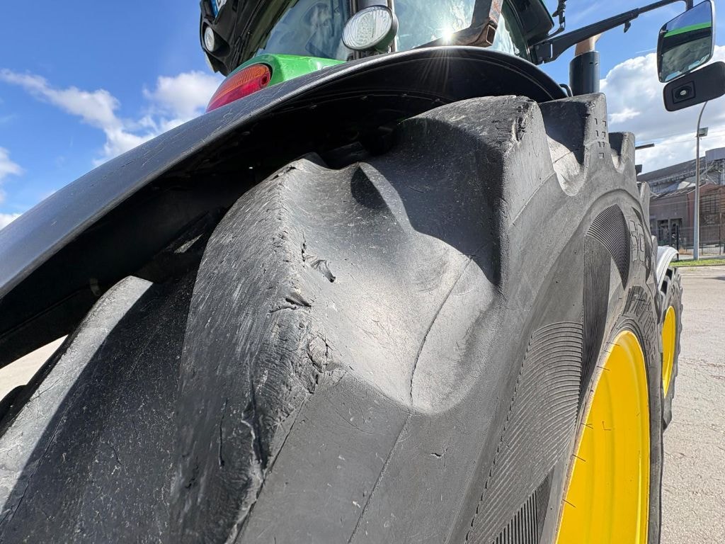 Tracteur JOHN DEERE 6215R - photo slide 13