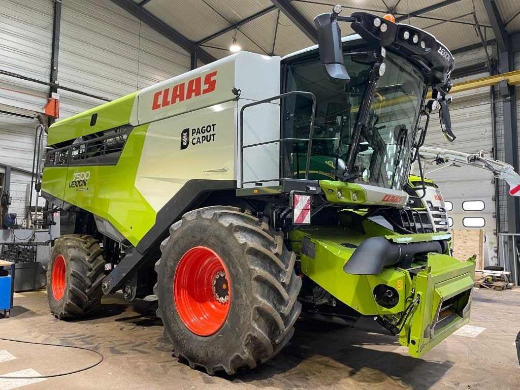 Moissonneuse CLAAS Lexion 7500 - photo slide 9