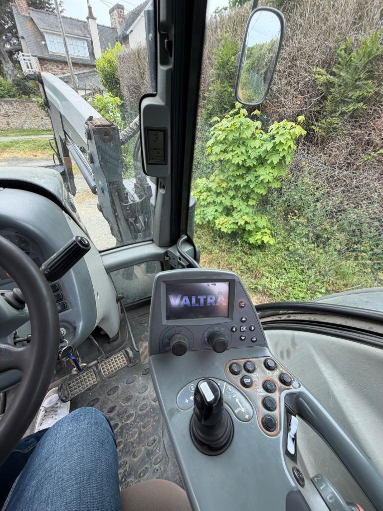 Tracteur VALTRA N163eV - photo slide 14