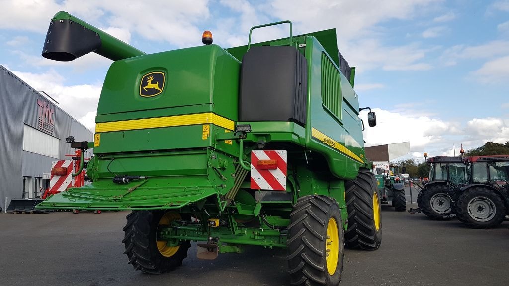 Moissonneuse JOHN DEERE T660 HM 4RM - photo slide 37
