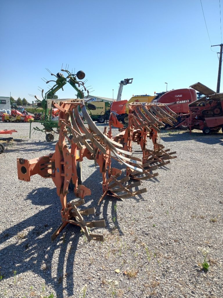 Charrue KUHN Varimaster 151 - photo slide 5