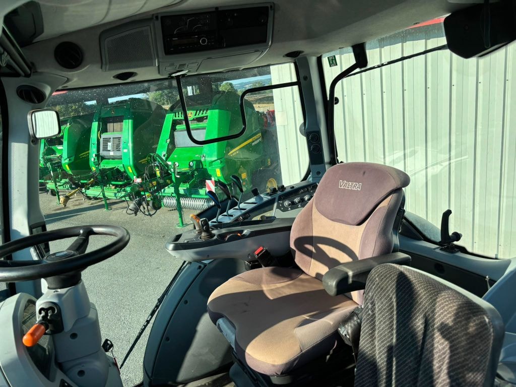 Tracteur chargeur VALTRA N 134  HITECH 5 - photo slide 8