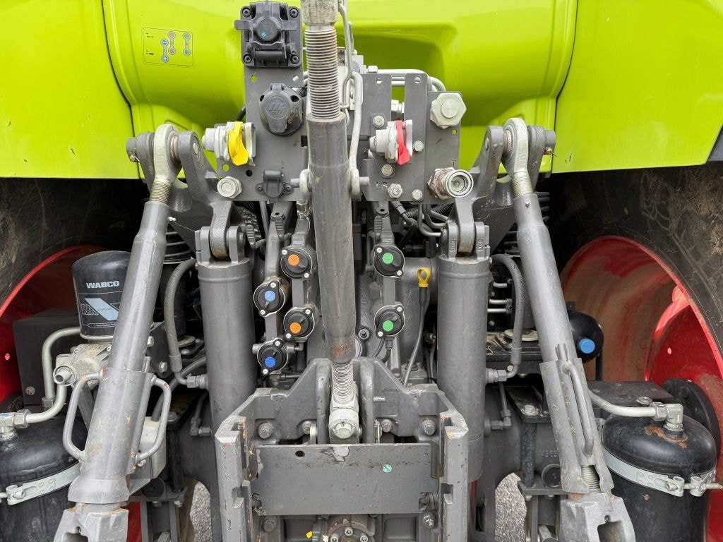Tracteur CLAAS ARION 530 HEXASHIFT - - photo slide 10