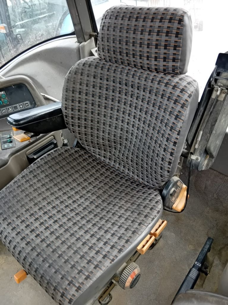 Tracteur chargeur RENAULT Ares 610 Rz - photo slide 10