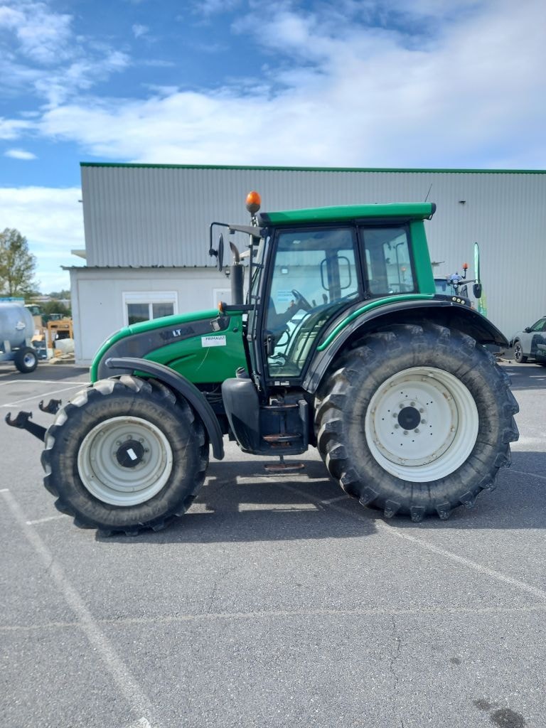 Tracteur VALTRA N141 - photo slide 5