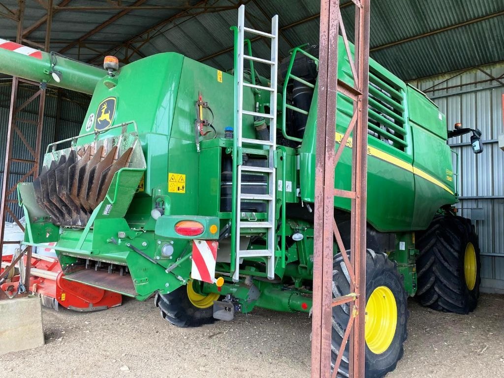 Moissonneuse JOHN DEERE T560 - photo slide 3