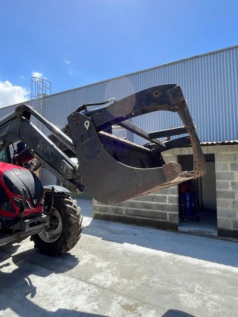 Tracteur chargeur VALTRA N134 - photo slide 10