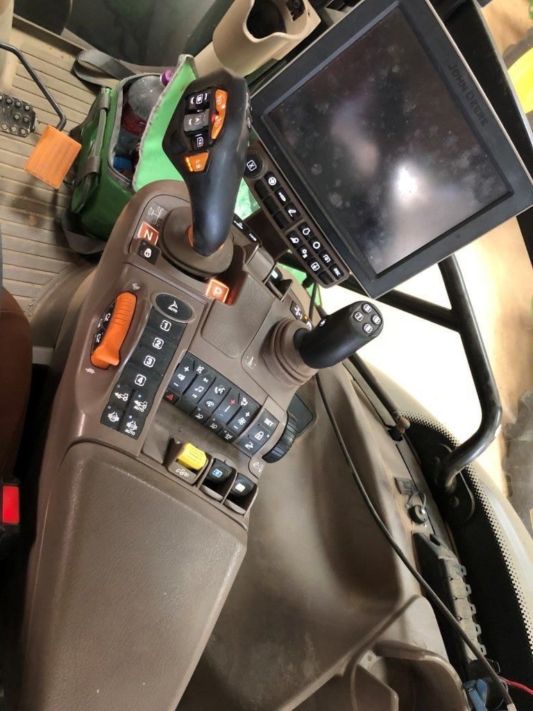 Tracteur JOHN DEERE 6250R - photo slide 25