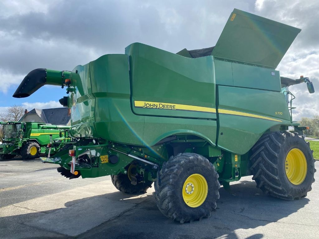 Moissonneuse JOHN DEERE S770 - photo slide 3