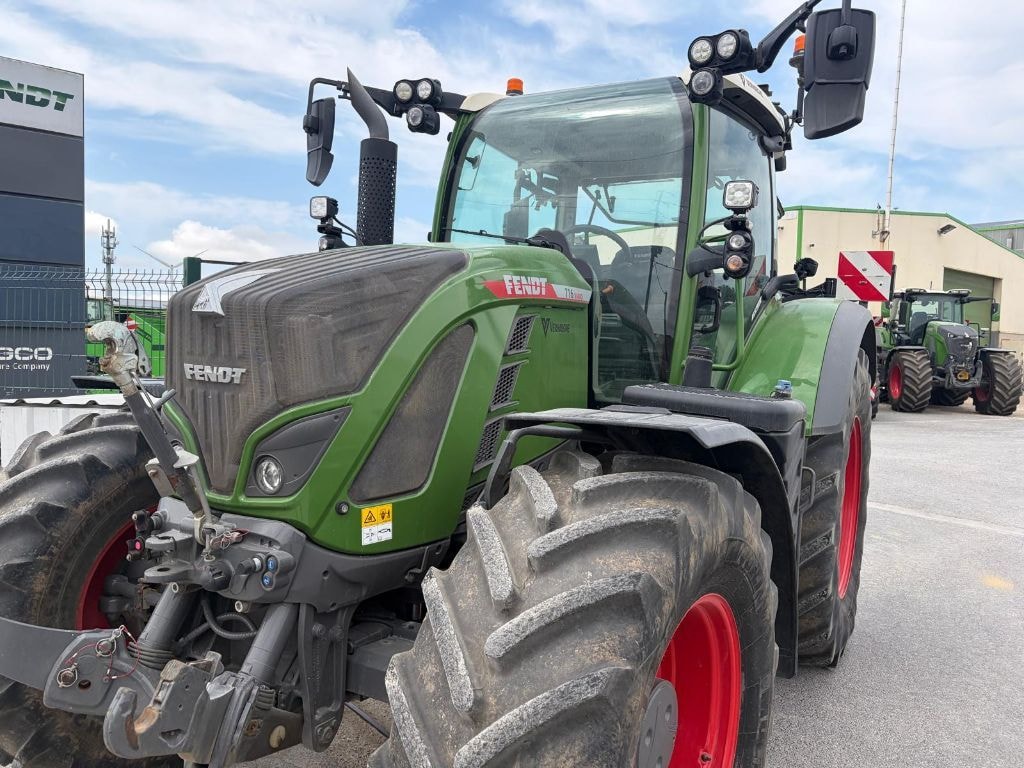 Tracteur FENDT 716 VARIO POWER - photo slide 10