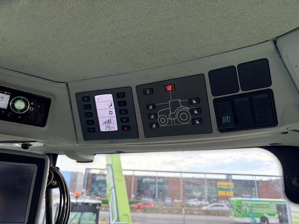 Tracteur CLAAS ARION 520 CEBIS - photo slide 16