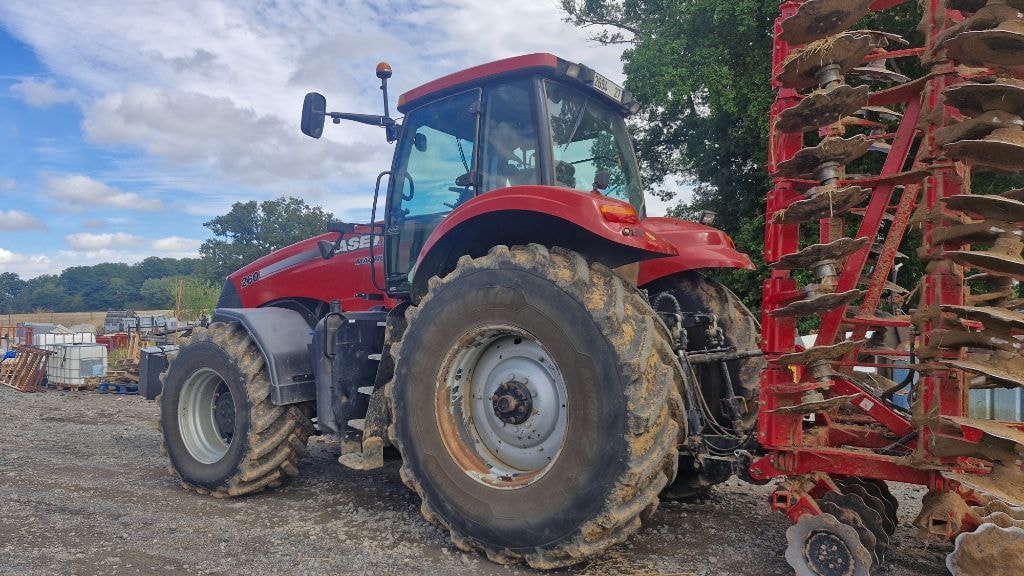 Tracteur CASE IH MAGNUM 260 - photo slide 5