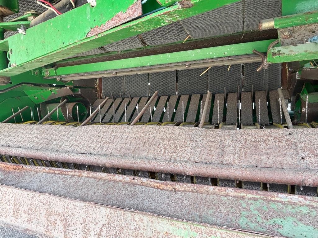 Presse balles rondes JOHN DEERE 592 Hi Flow  - photo slide 8