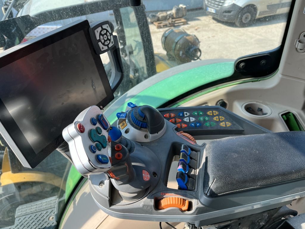 Tracteur FENDT 720 S4 PROFI PLUS - photo slide 8