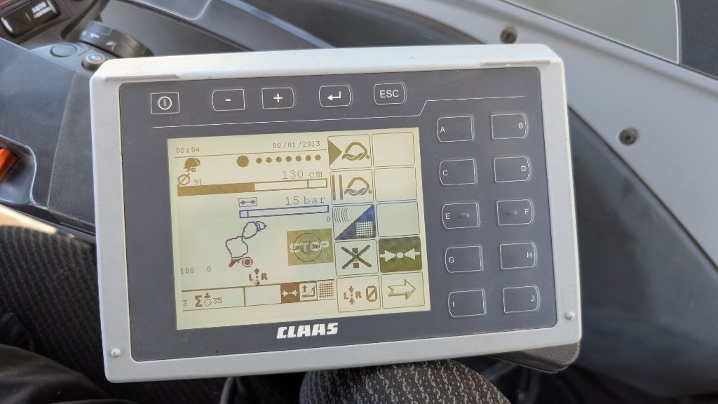 Presse balles rondes CLAAS VARIANT 460 RF - photo slide 7
