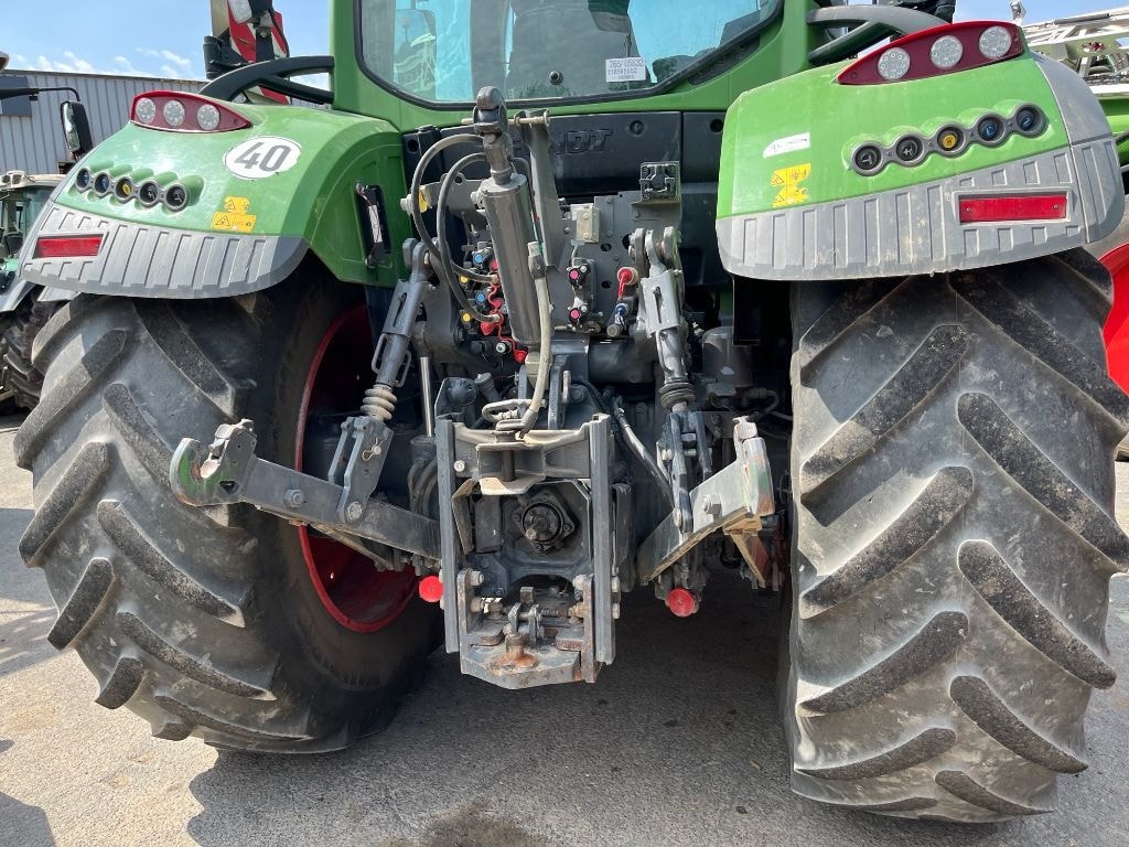 Tracteur FENDT 724 POWER + - photo slide 6
