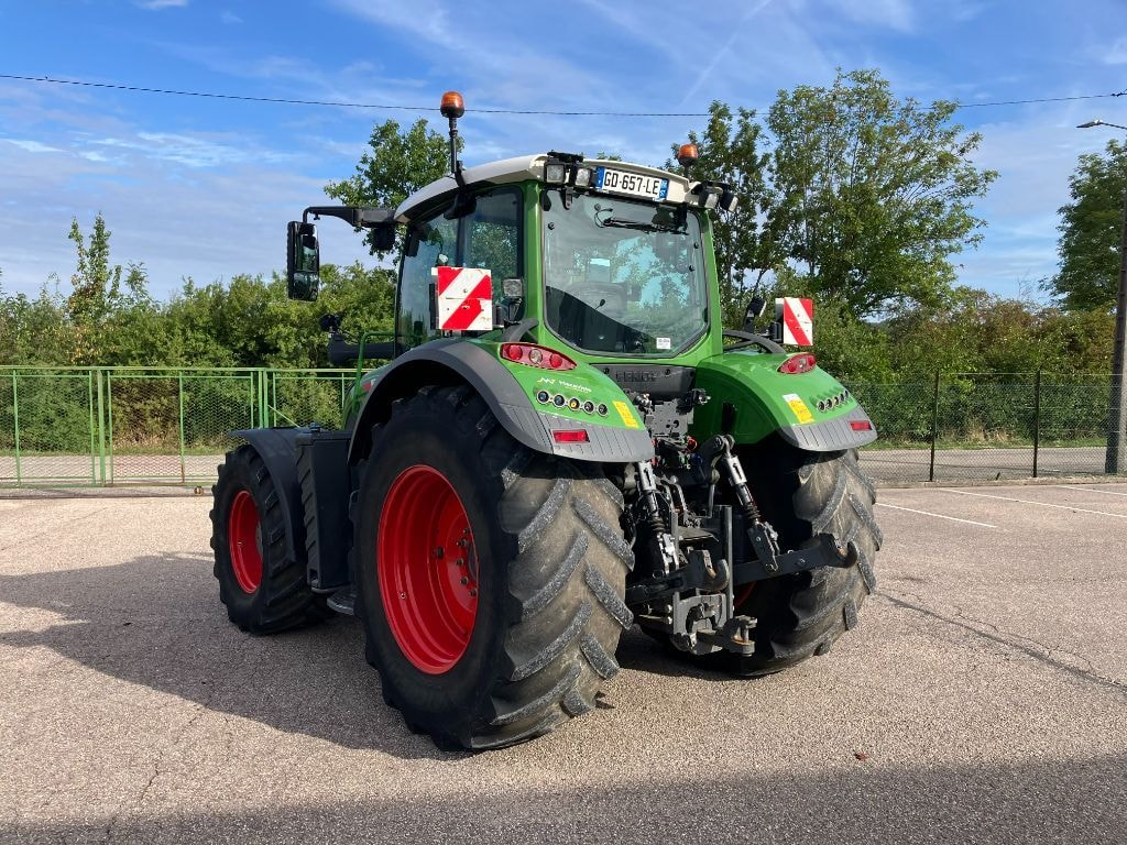 Tracteur FENDT 724 VARIO PROFI + - photo slide 13