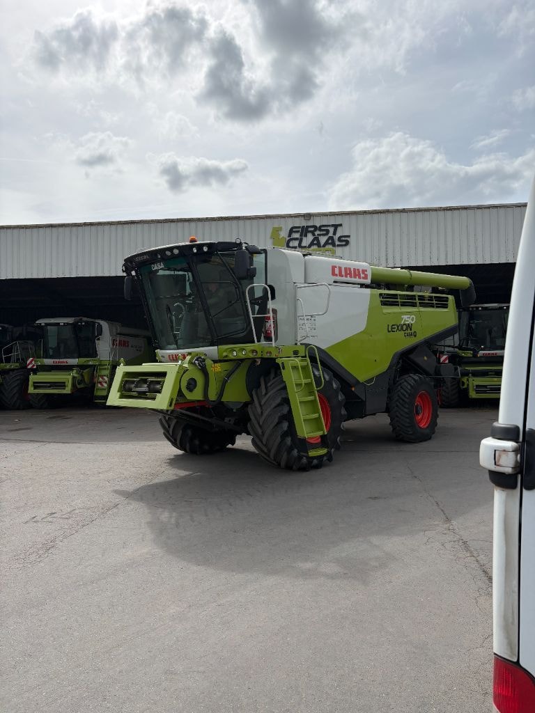 Moissonneuse CLAAS LEXION 750 - photo slide 42