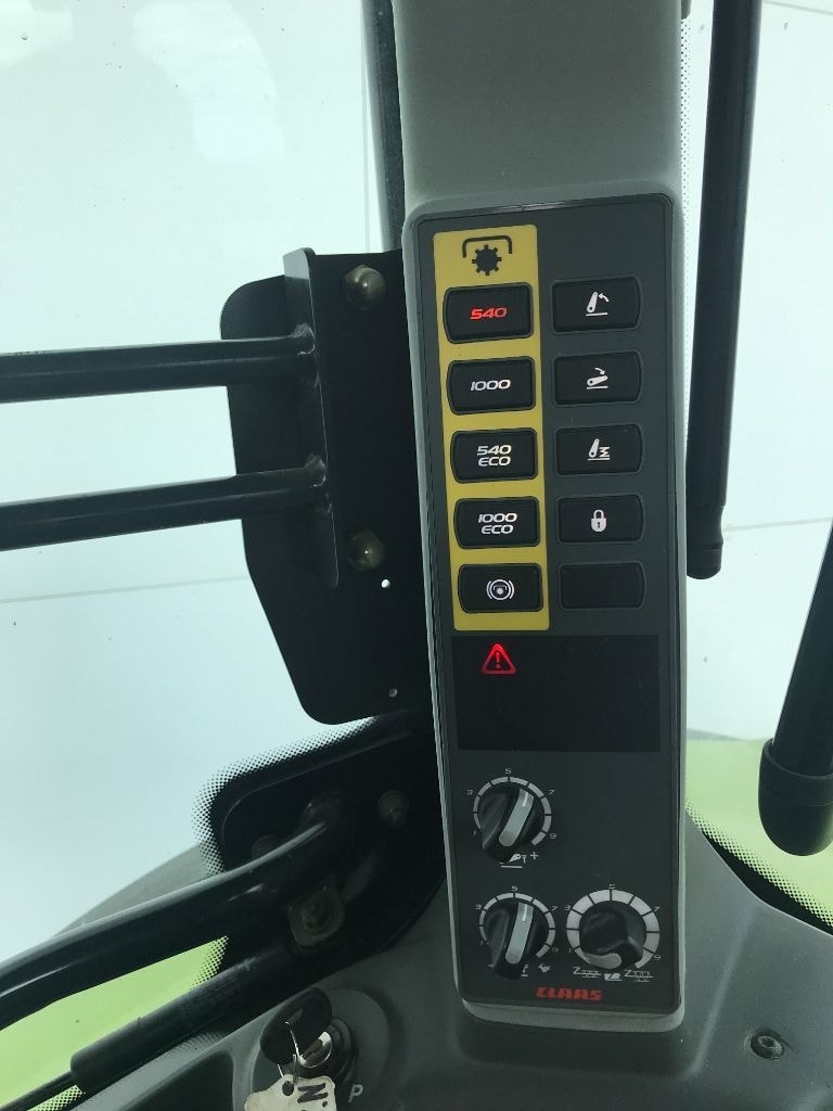 Tracteur CLAAS 530 CMATIC CEBIS - photo slide 14