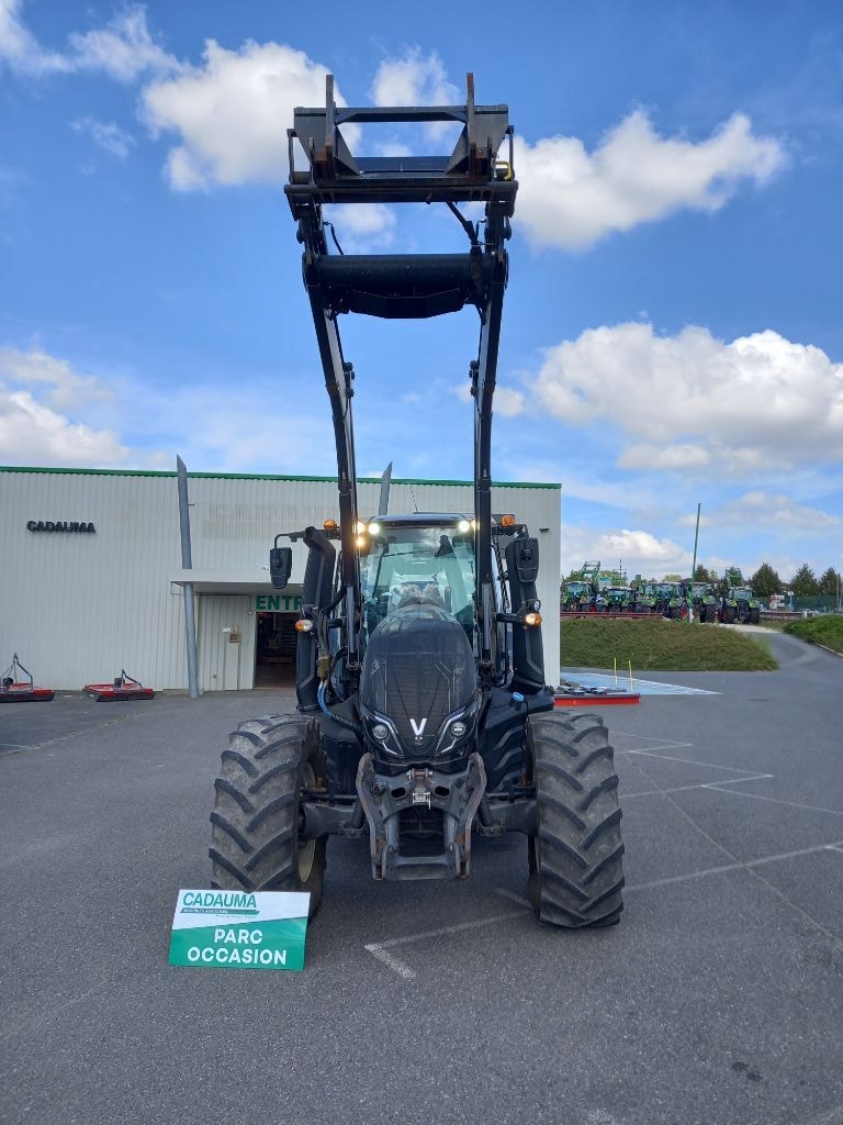 Tracteur chargeur VALTRA T 154 Hi - photo slide 6