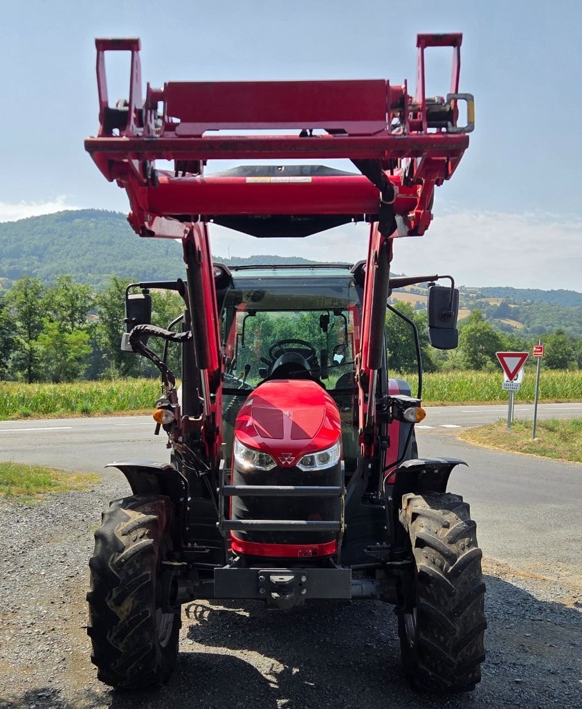 Tracteur chargeur MASSEY FERGUSON 5710 - photo slide 6